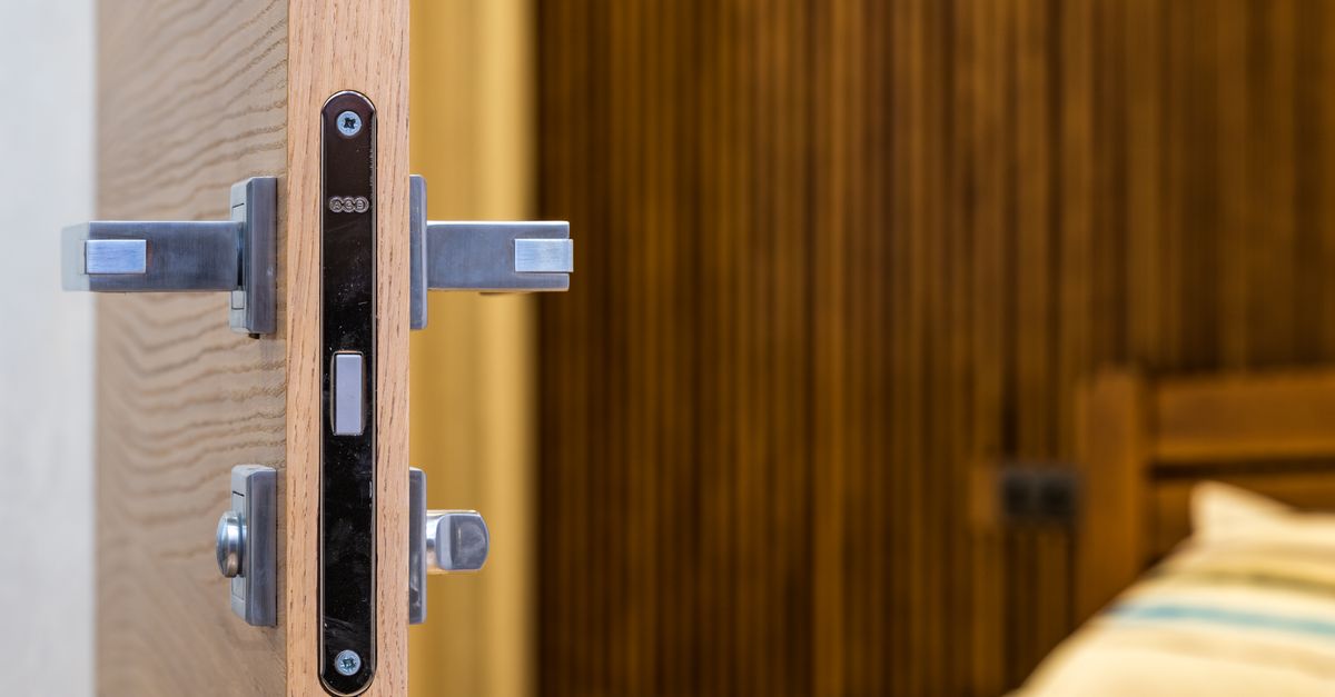 Why Door Knob Lock Replacement Is More Than a DIY Job — Maple Guard Locksmith Hamilton